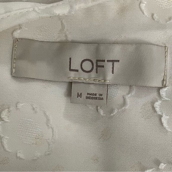 White Shimmer Floral Blouse Split Neck Sz Med LOFT - Picture 10 of 12